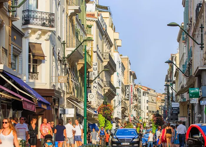 August Διαμέρισμα *