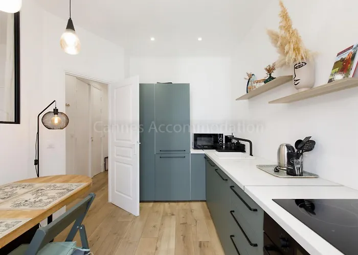 Διαμέρισμα August